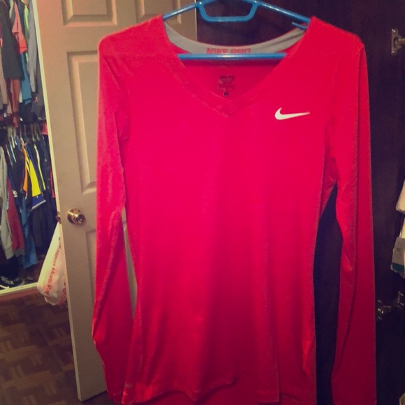 nike skin tight shirt